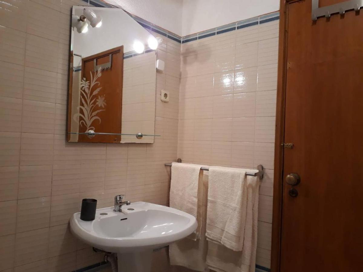 Ferienwohnung Apartamento T1 Com Piscina, Em Montechoro, Albufeira, Algarve Exterior foto