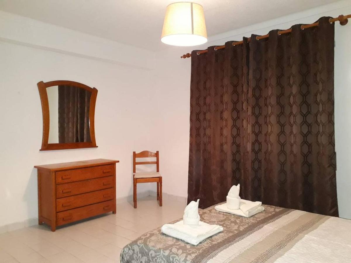 Ferienwohnung Apartamento T1 Com Piscina, Em Montechoro, Albufeira, Algarve Exterior foto